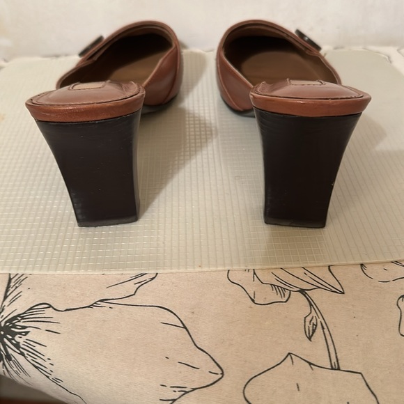 Shoes - Picture 5 of 6